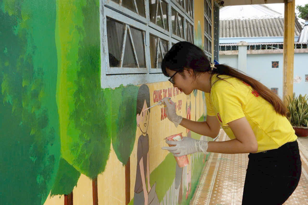 Tấm gương thầm lặng mang đến niềm vui cho mọi người