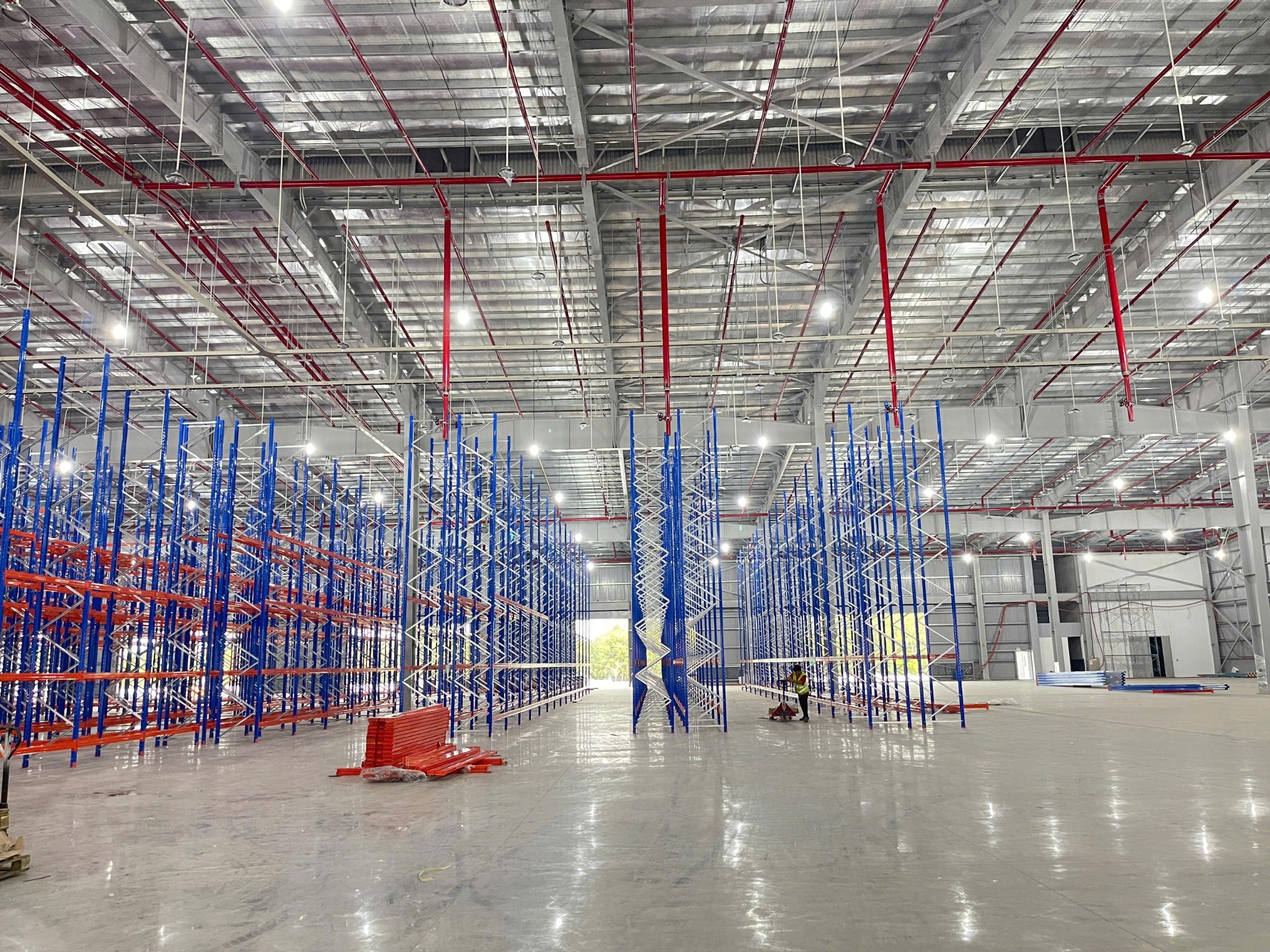 Tại sao doanh nghiệp lựa chọn kệ công nghiệp VNT là đơn vị lắp đặt kệ kho?