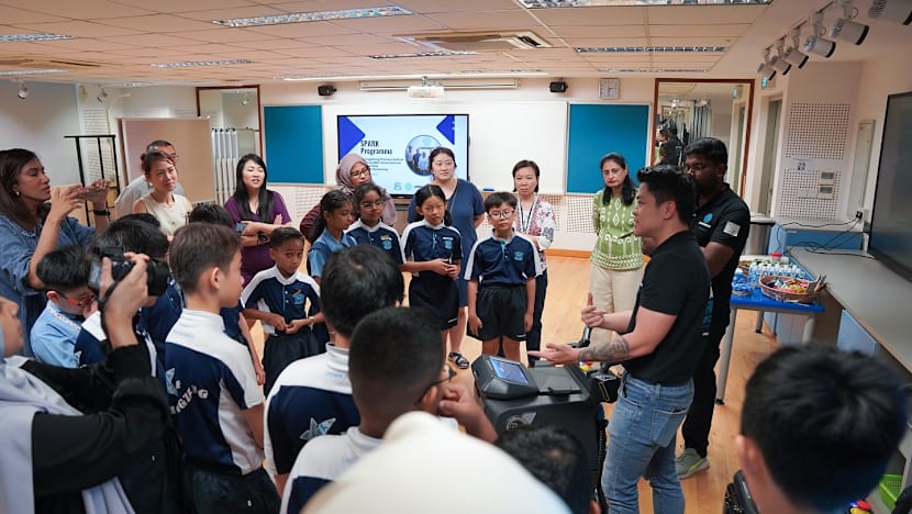 Singapore đào tạo “trí tuệ nhân tạo vật lý” cho 10.000 học sinh