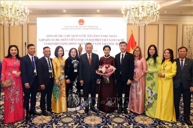 Tổng Bí thư, Chủ tịch nước Tô Lâm gặp gỡ cán bộ, nhân viên Cơ quan đại diện Việt Nam tại Bỉ và đại diện cộng đồng người Việt Nam tại châu Âu